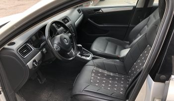 2011 VW Jetta (Navigation, Leather Seats, Sunroof, Alloy Rims) full